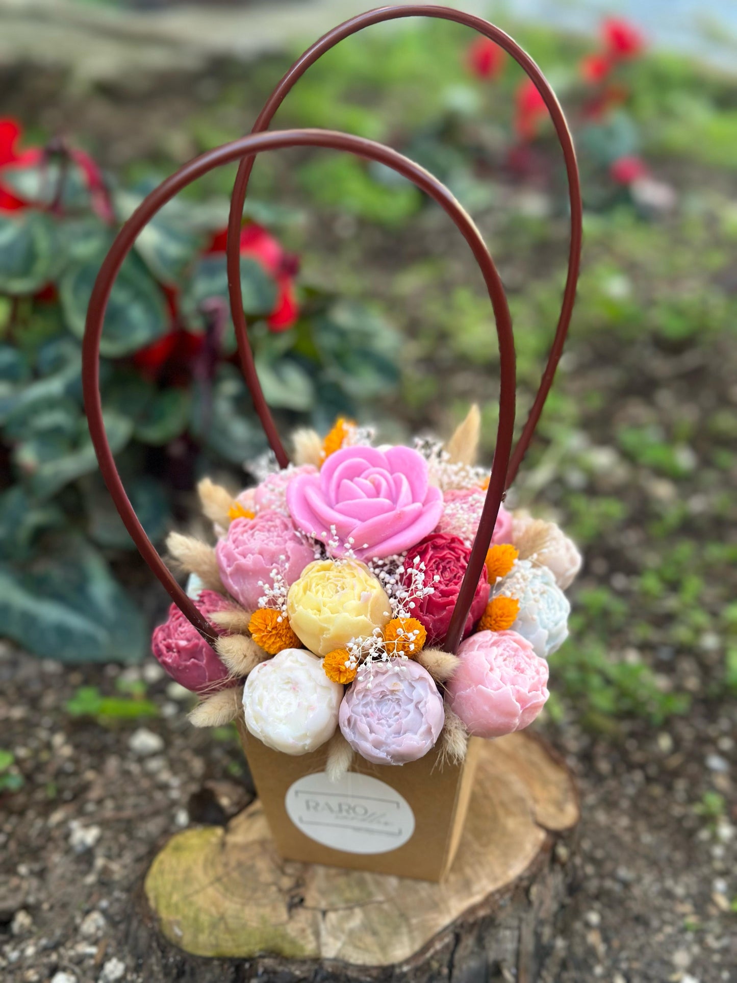 Bouquet cestino con manico piccolo